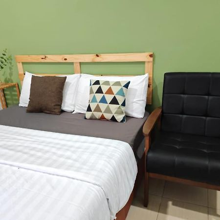 Suite Us Guesthouse Kubang Kerian コタバル エクステリア 写真